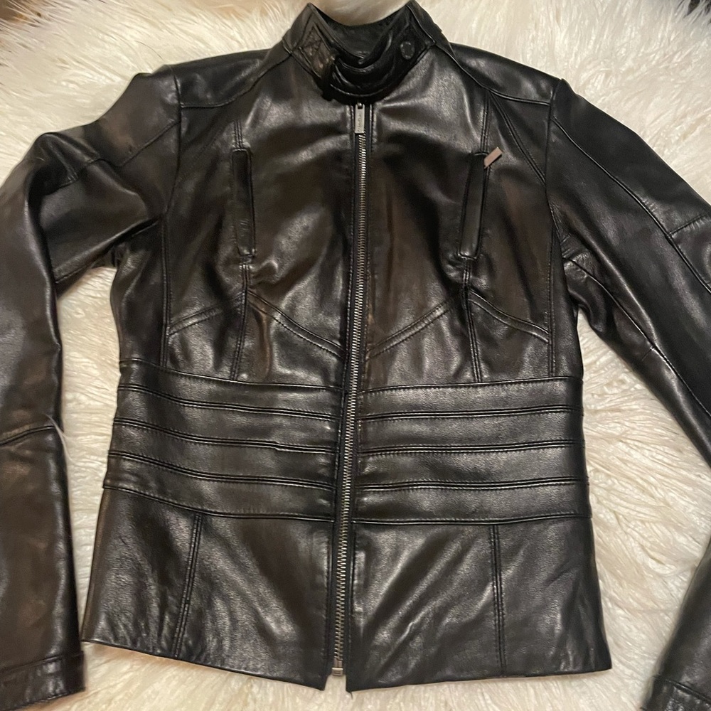 EUC. Calvin Klein 100% genuine leather fitted moto jacket Size XS